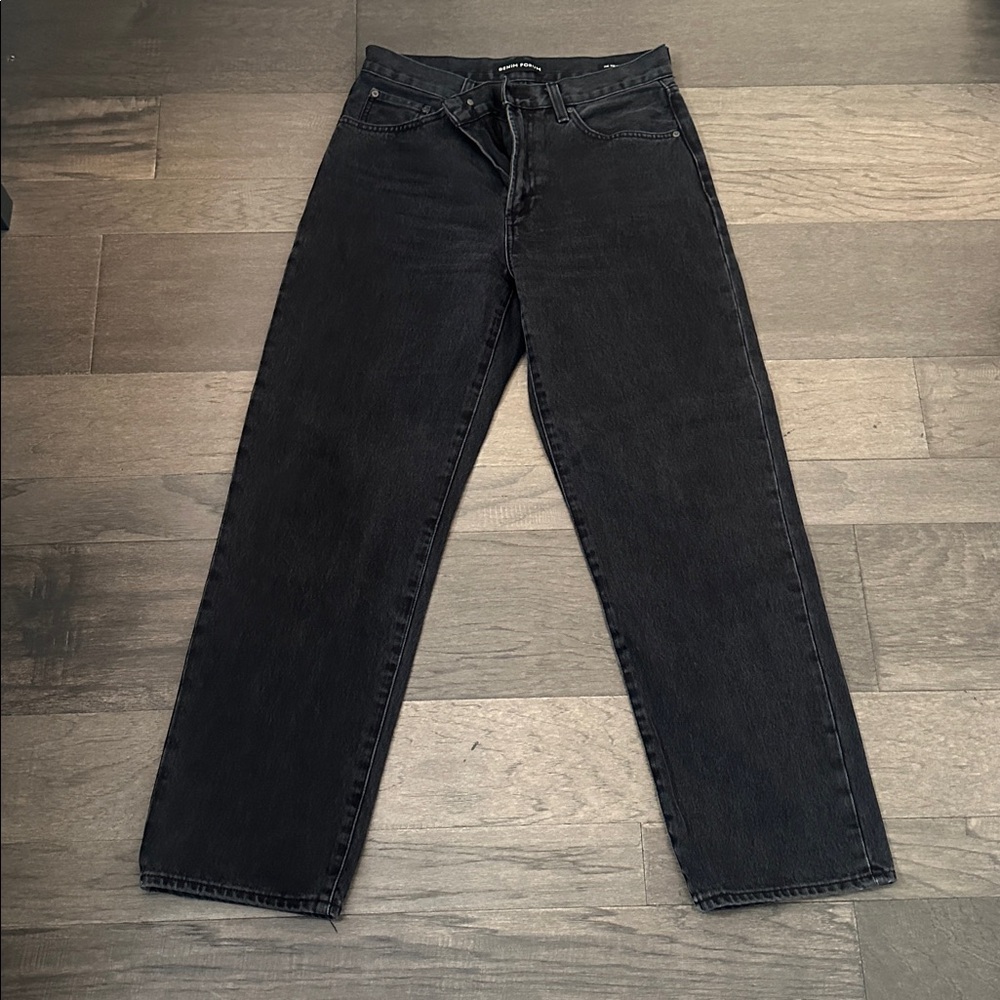 Aritzia - Denim Forum Women's High Rise black Jeans
